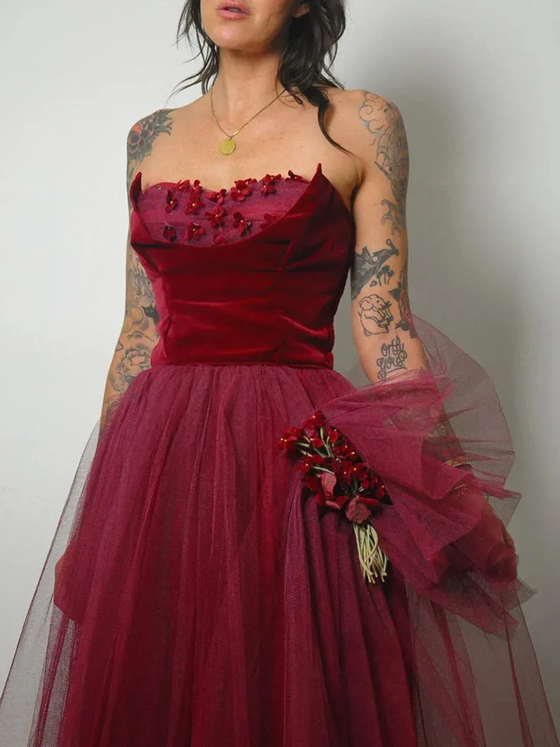 1950's Velvet Flower Applique Gown