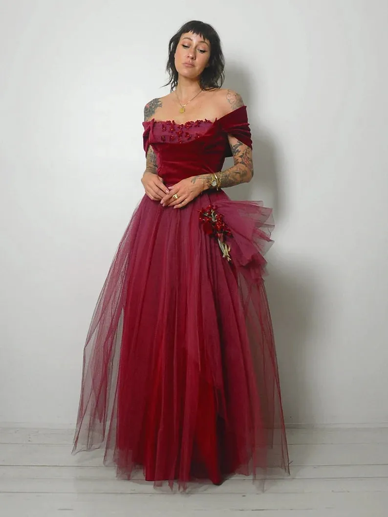 1950's Velvet Flower Applique Gown