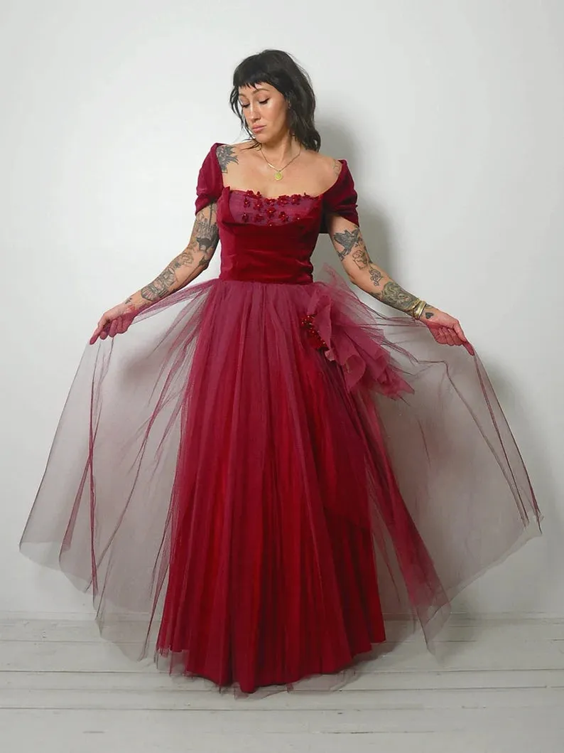 1950's Velvet Flower Applique Gown