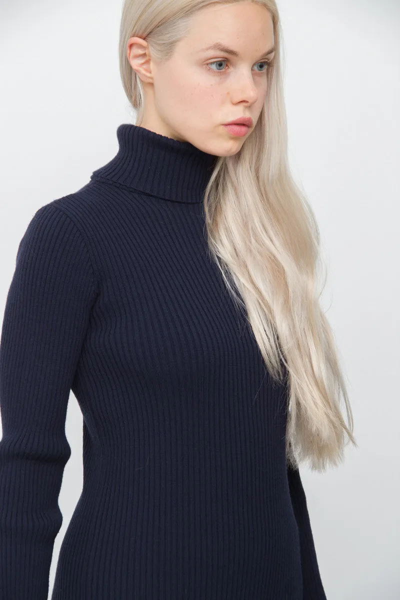 EXAGERRATED SLEEVE SWEATER TOP