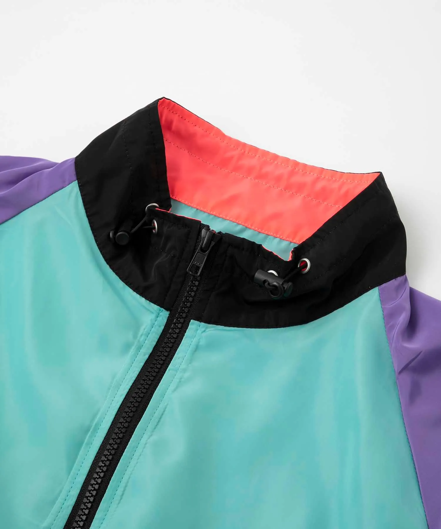 PACKABLE NYLON JACKET