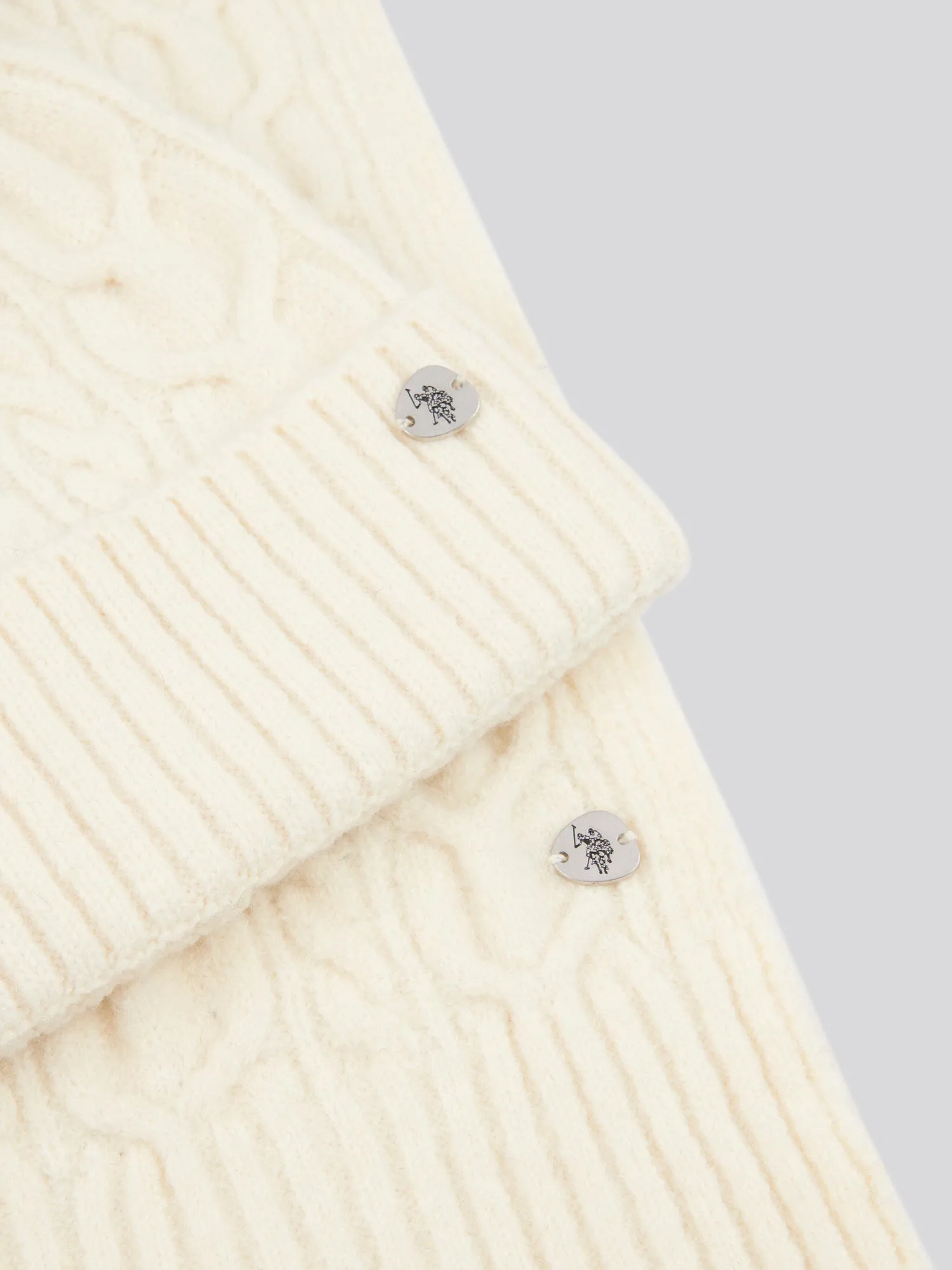 Womens Signature Cable Knit Beanie & Scarf Set in Marshmallow